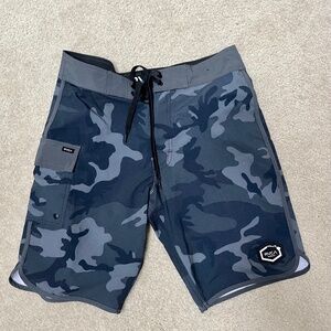 RVCA swim board shorts 29 / like new